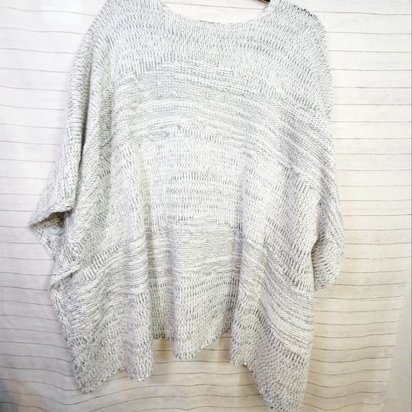 UNIVERSAL THREAD GRAY KNIT PONCHO, ONE SIZE FITS MOST - Picture 9 of 11